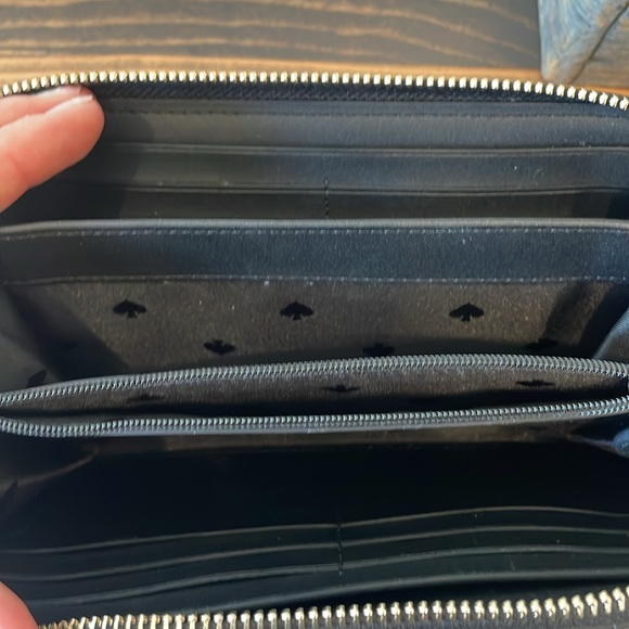 NWOT Kate Spade ♠️ Ella Apple Toss Embroidered Zip Wallet - Picture 4 of 6